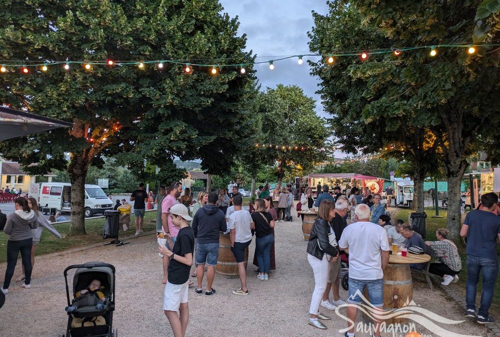 200 personnes pour une toile en plein air
